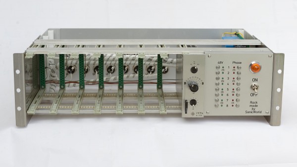 SonicWorld Custom 19" 8 x V676 Rack