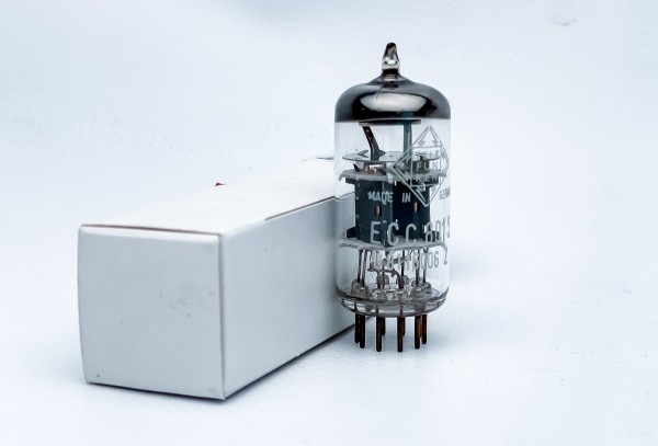 Telefunken ECC801S