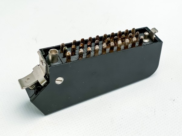 Siemens/ Tyco oder Amphenol Tuchel DIN 41622, versilberte 30 polige Messerleiste mit Metallhaube