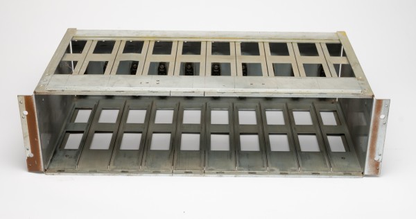 S67 DIN Rack mit 10 Einschubplätzen für V7X Technik von Maihak, Siemens, TAB oder Telefunken